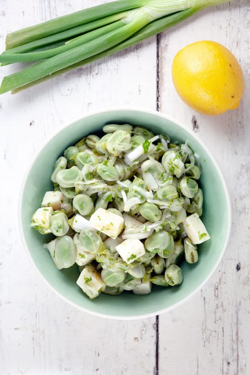 Broad bean and lemon salad