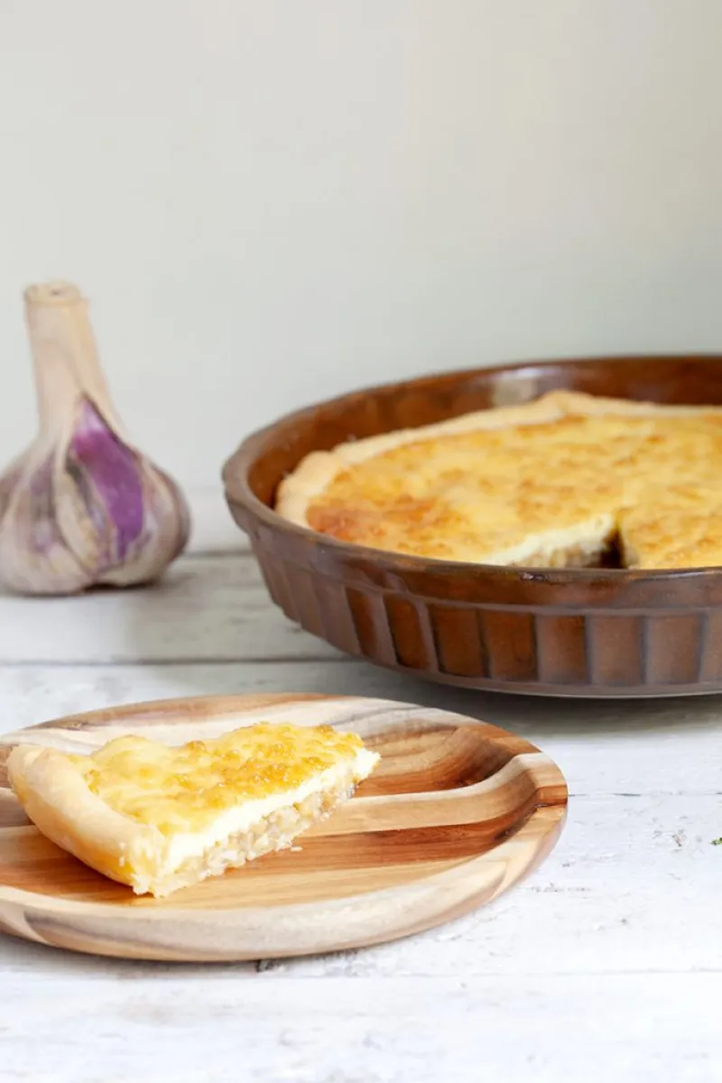 French garlic and pine nuts pie