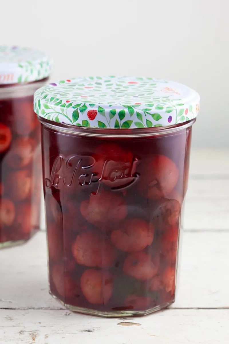 Port-preserved cherries