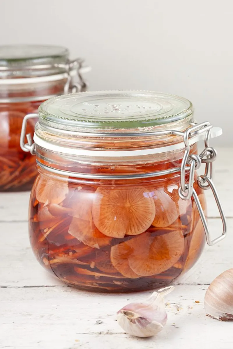 Thai pickled radishes