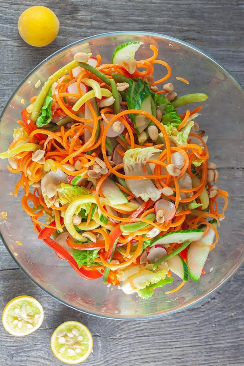 Oriental salad with yuzu dressing