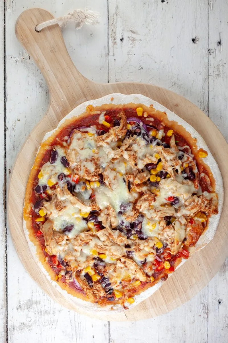 Barbecue chicken pizza
