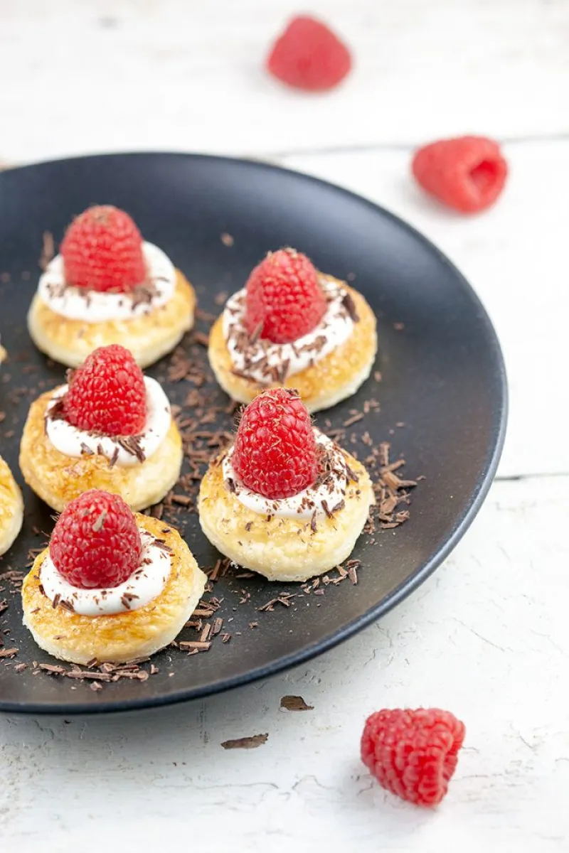 Raspberry cheesecake bites