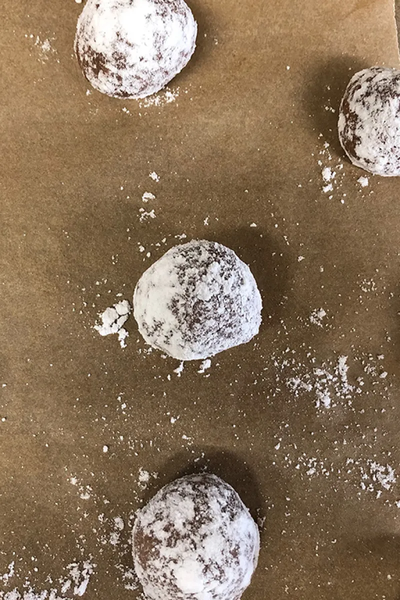 Chocolate crinkle cookies before baking
