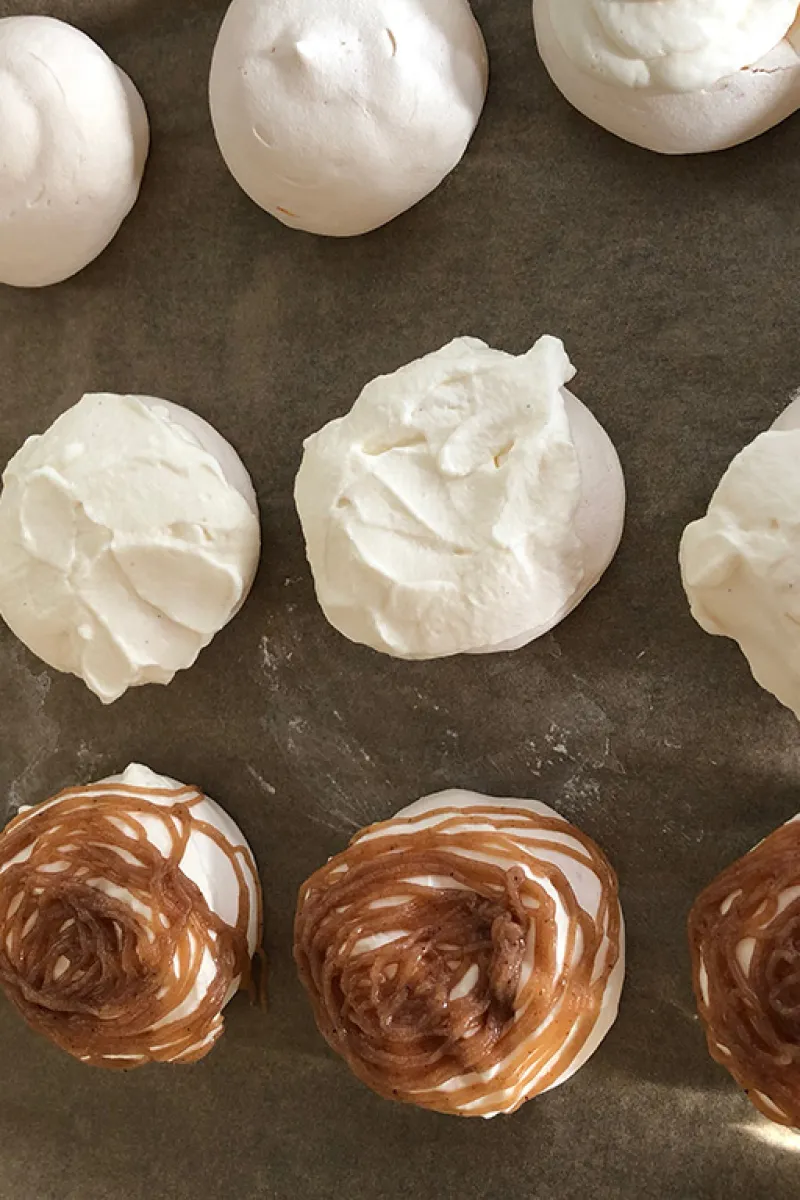 Making of Mont blanc dessert