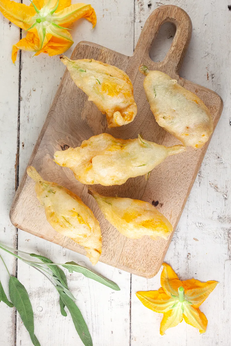 Fried zucchini blossoms
