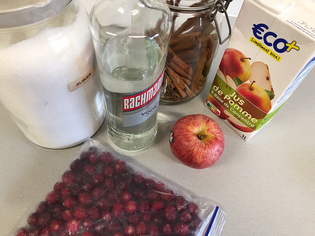 Apple cocktail ingredients