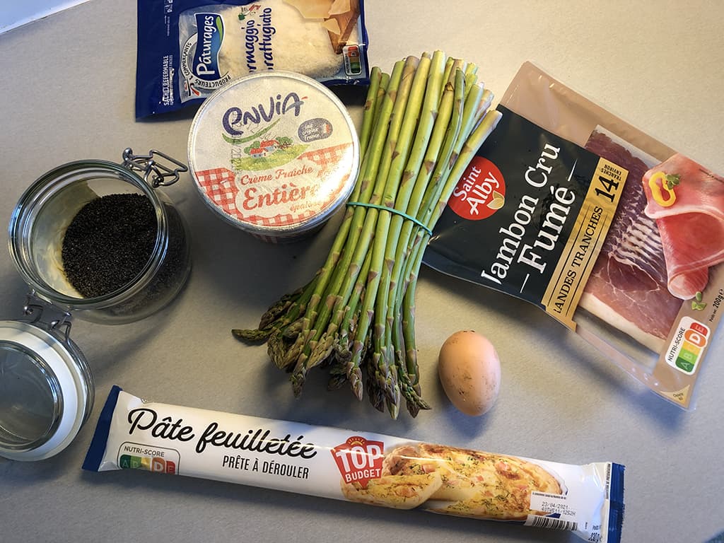 Asparagus puff pastry bundles ingredients