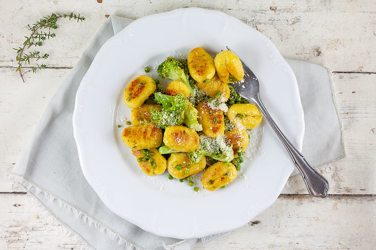 Baked gnocchi with broccoli