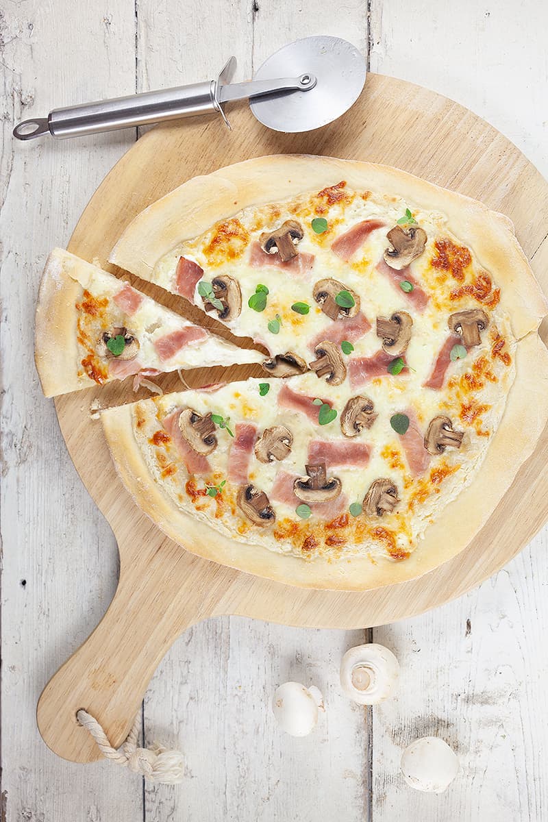 Easy ham and mushroom pizza