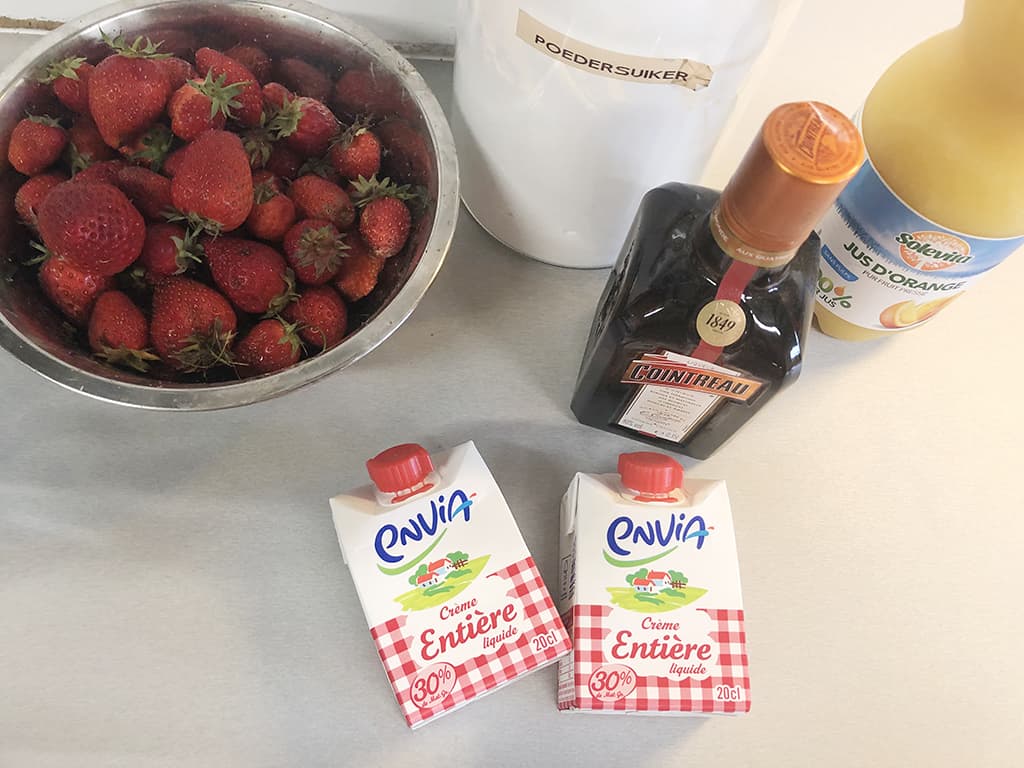 Strawberries Romanoff ingredients