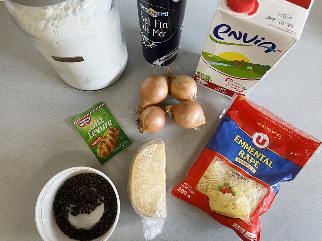 Cheese and onion bread ingredients