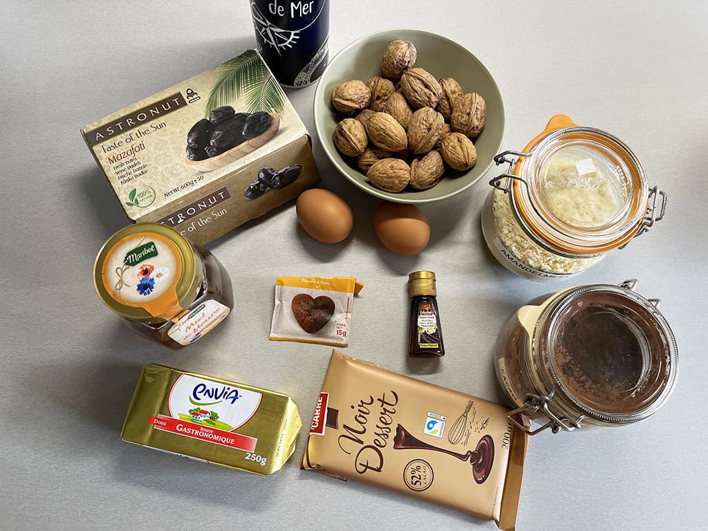 Date and walnut brownies ingredients