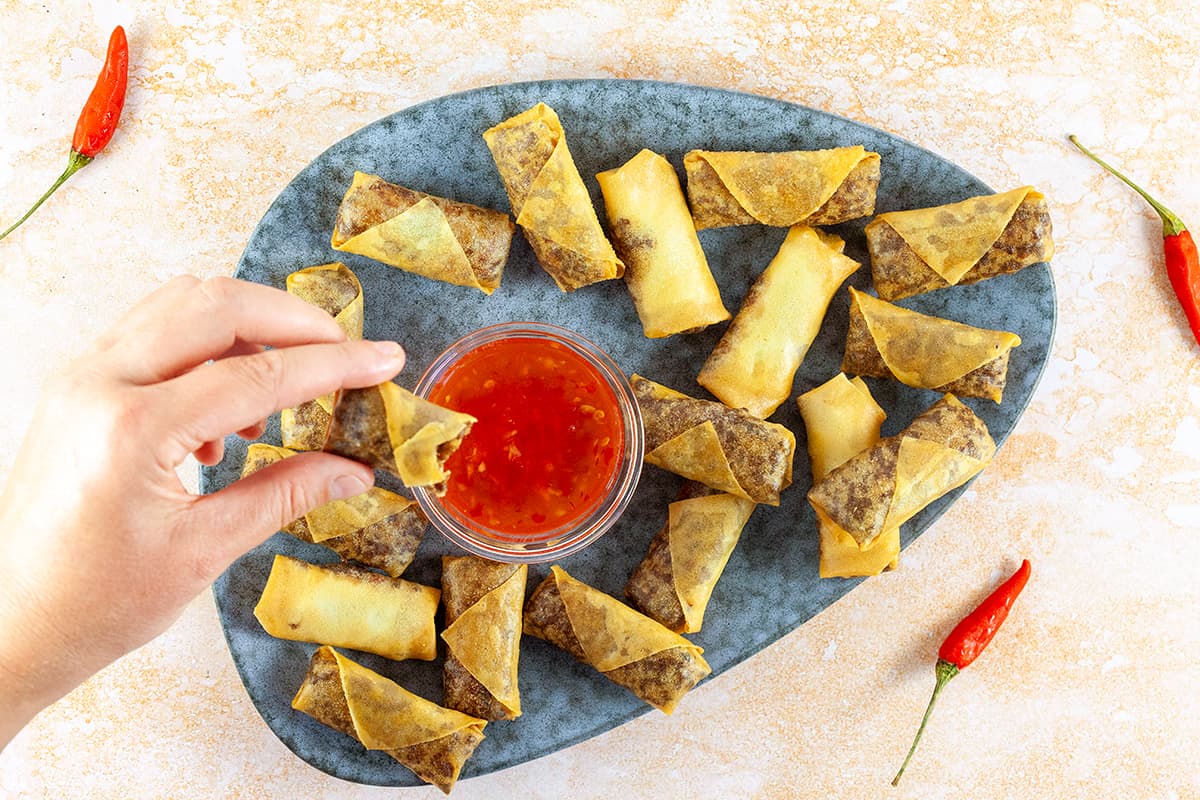 Homemade Dutch flames (hot and spicy spring rolls)