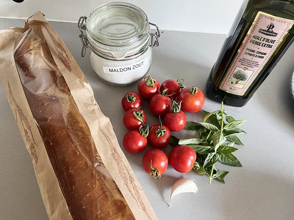 Tomato and basil bruschetta ingredients