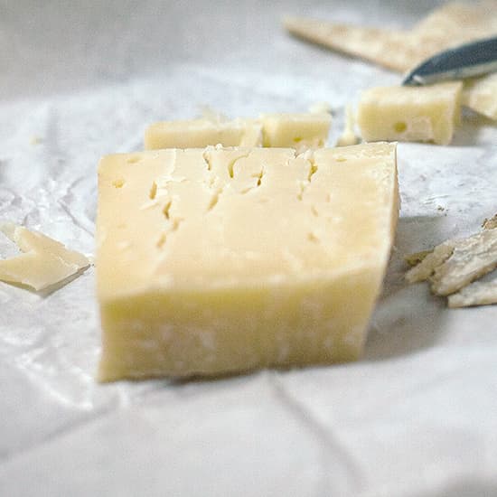 What are Cheese Wrapping Papers and How to Choose One?
