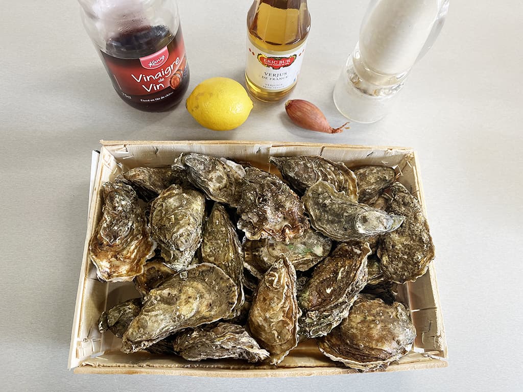 Classic oysters ingredients