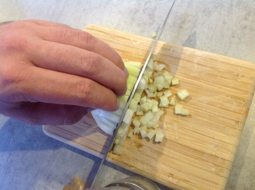 How to properly dice onions