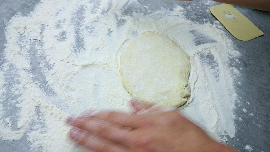 How to make pizza dough (16)