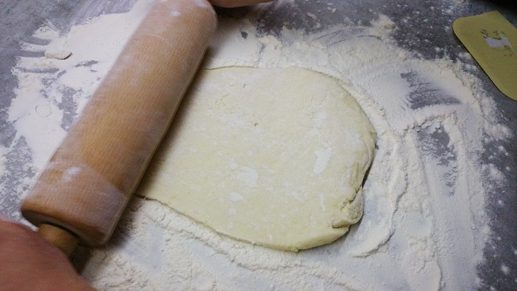 How to make pizza dough (17)