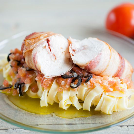 Home-made pasta with bacon-wrapped chicken