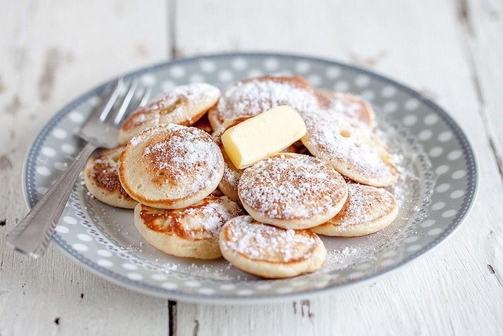 Dutch mini pancakes (poffertjes) - ohmydish.com
