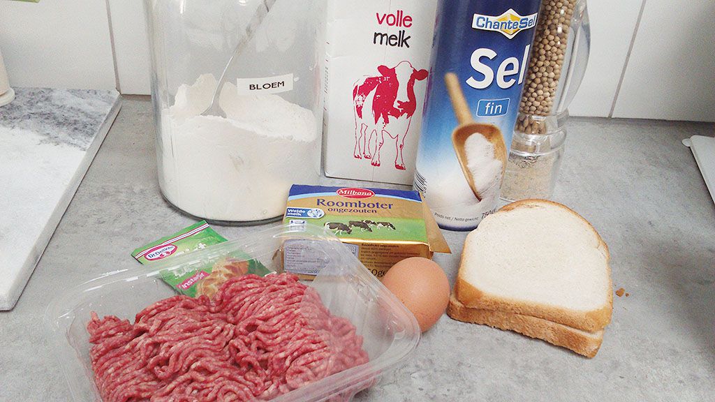 Sausage rolls ingredients