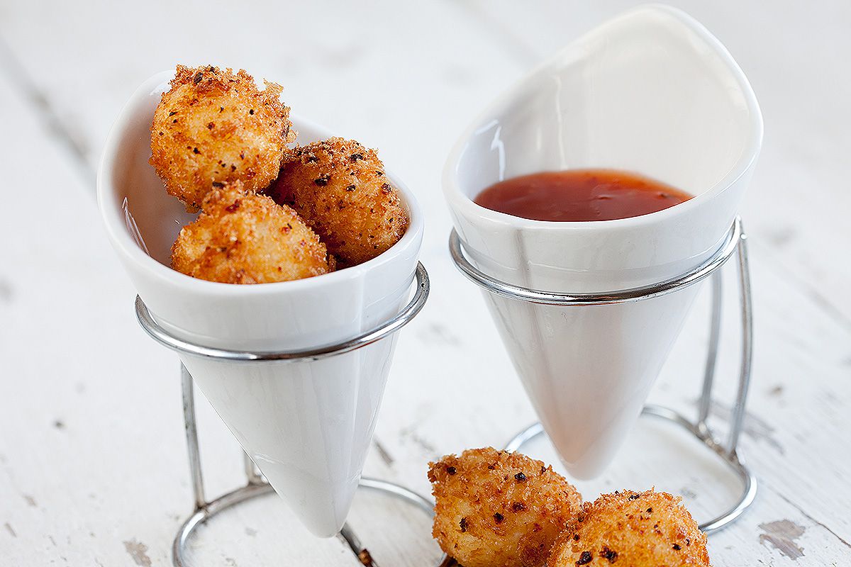 Fried mini mozzarella balls