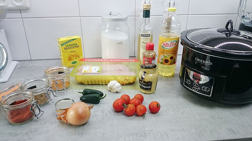 Slow cooker spicy chicken breasts ingredients