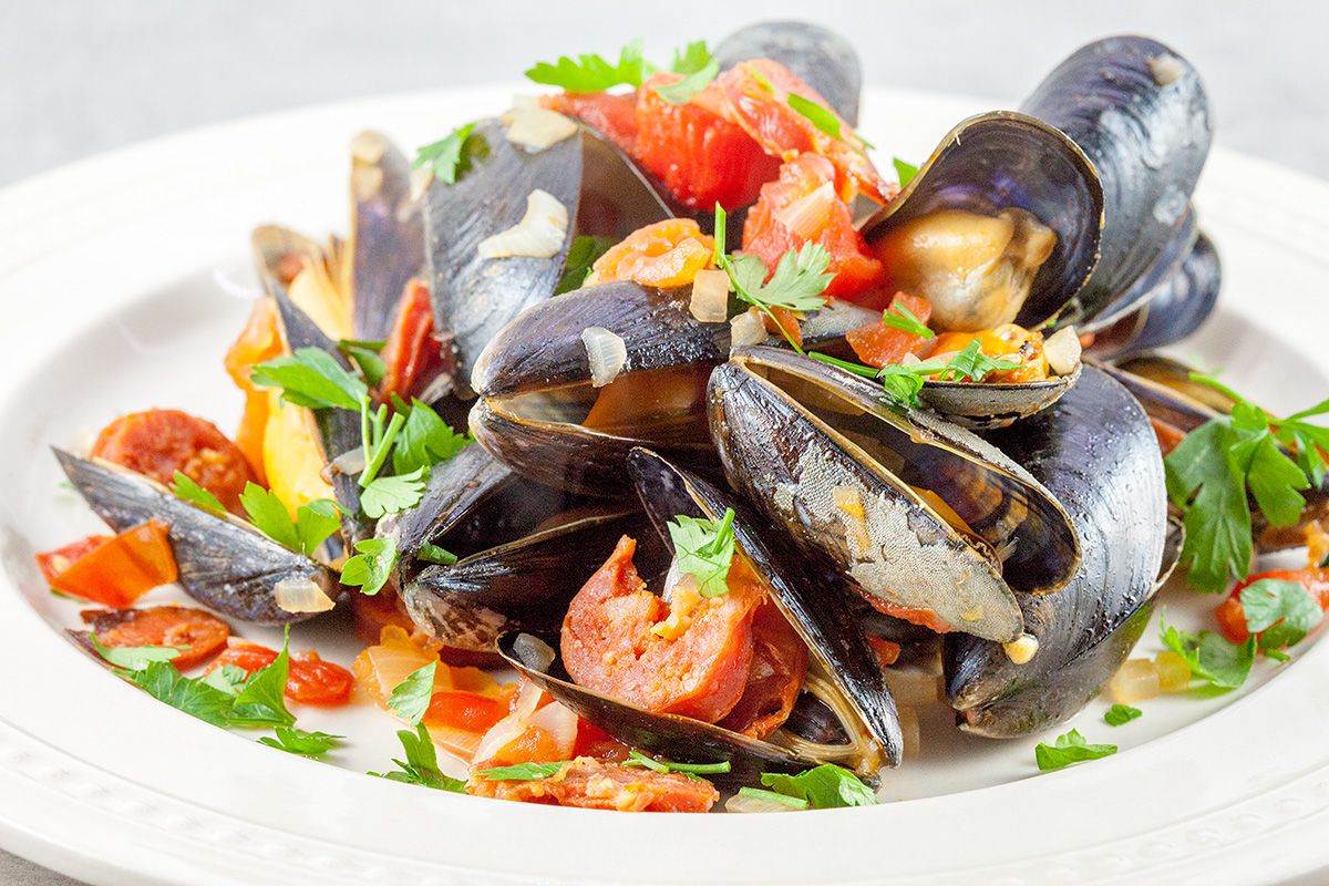 Spanish mussels in chorizo and wine sauce