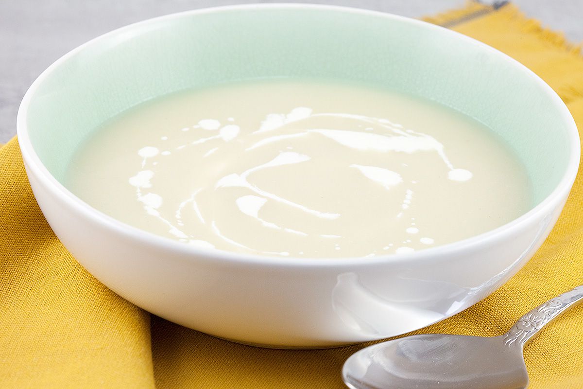 Sweet parsnip and pear soup