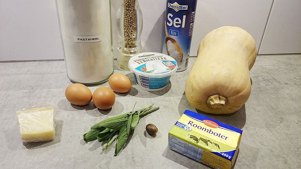 Pumpkin ravioli with sage butter ingredients