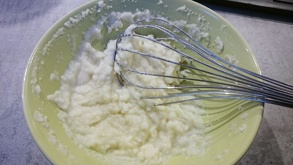 Corn flour and vinegar mixture