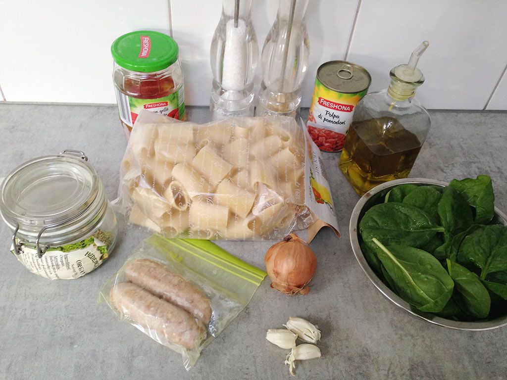 Pork sausage, tomato and spinach pasta ingredients