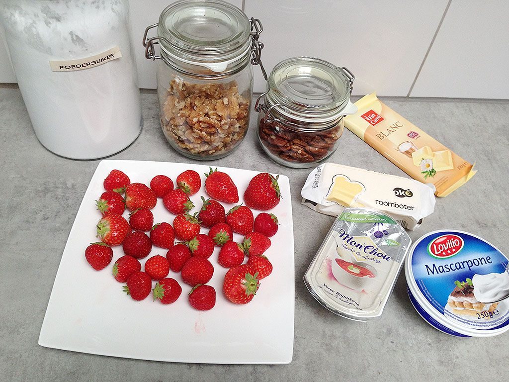 Strawberry-pecan pie ingredients