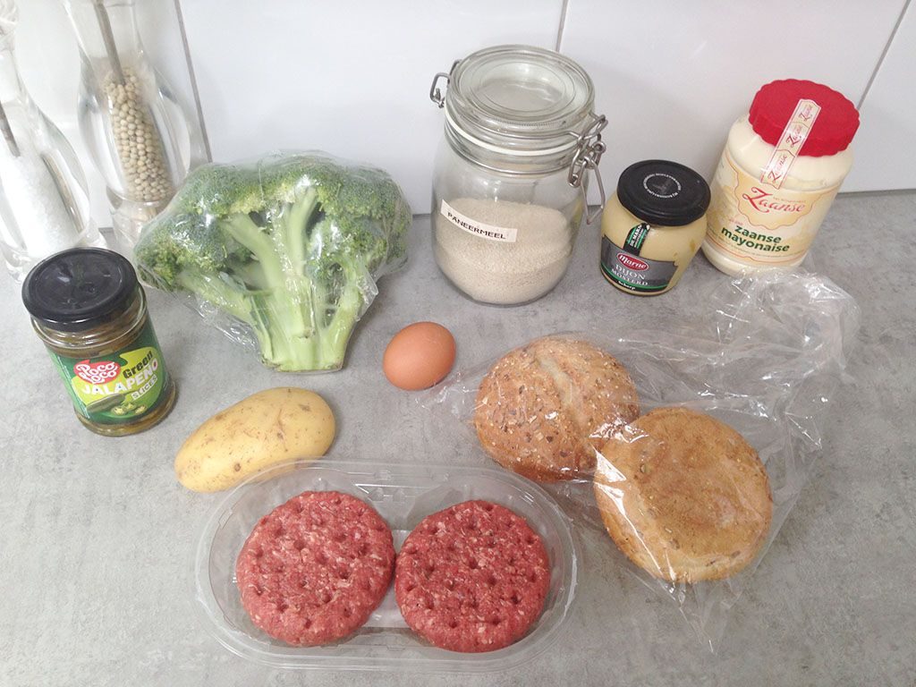 Broccoli and beef burgers ingredients