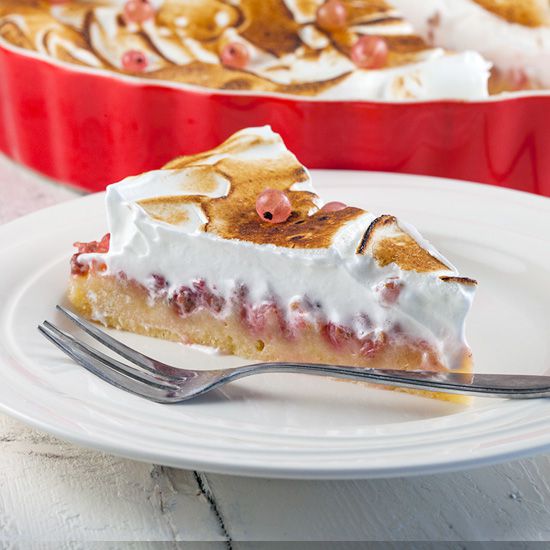 Pink currant and meringue pie