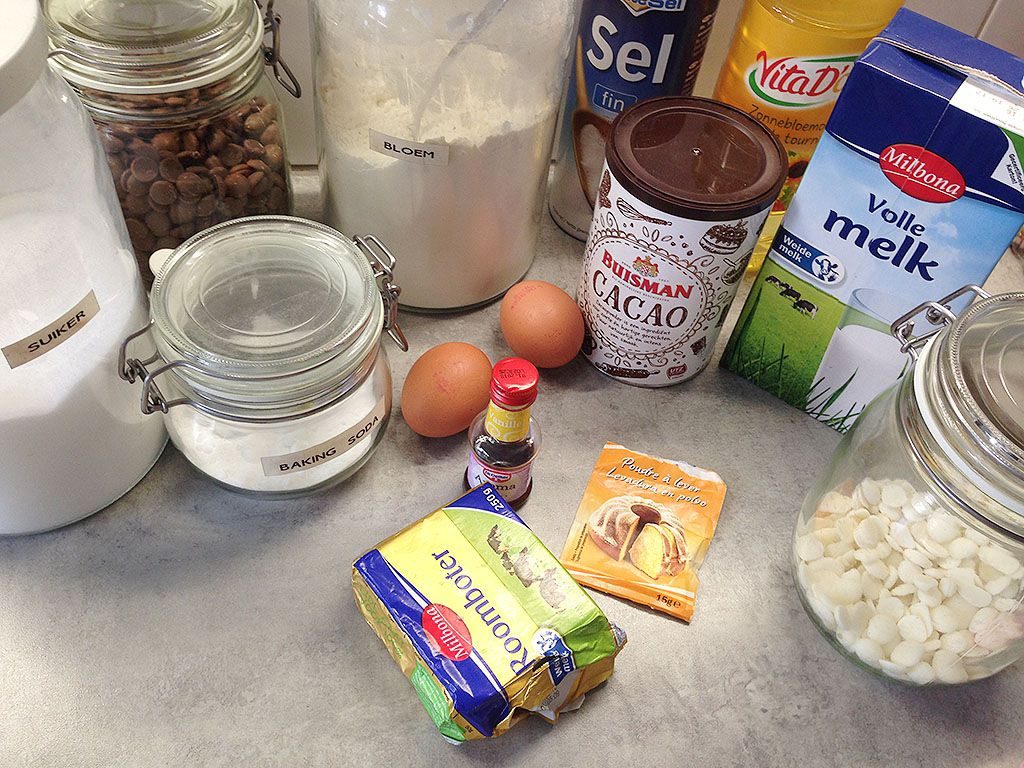 Chocolate pie ingredients