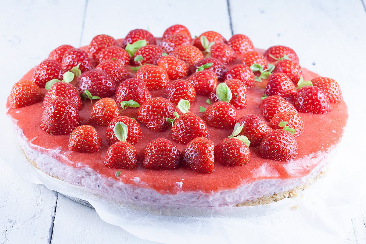 Dutch strawberry quark tart