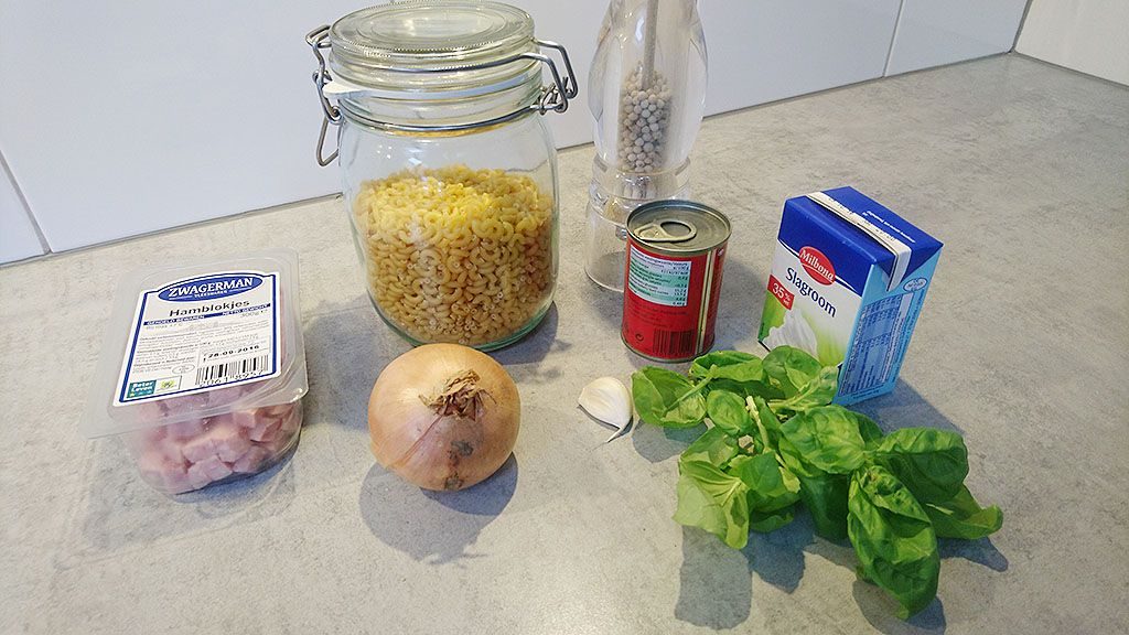 Budget macaroni casserole with ham ingredients