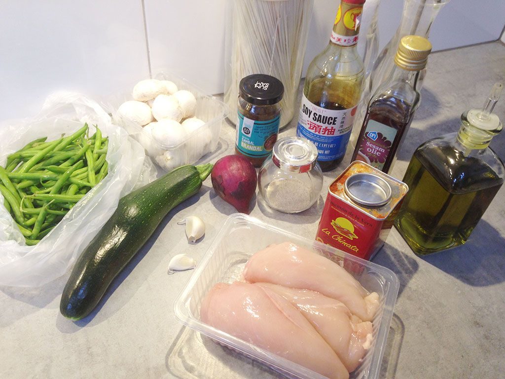 Chicken and green bean stir-fry ingredients