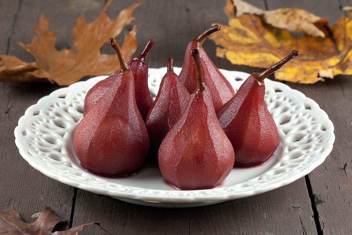 Poached pears in red wine and ginger
