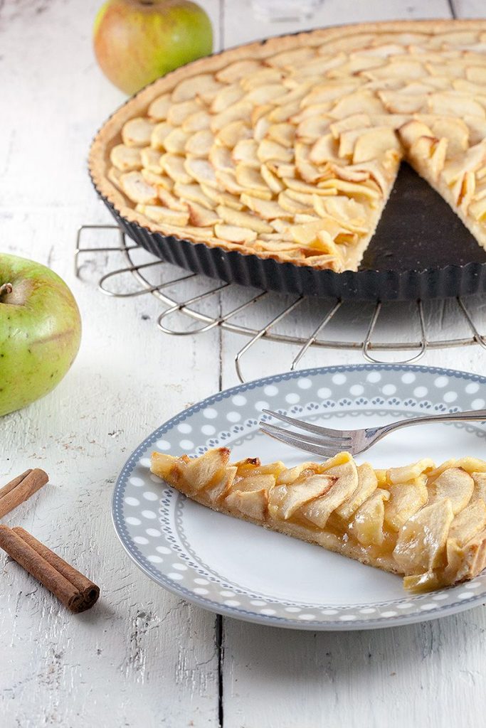 Thin crusted apple pie