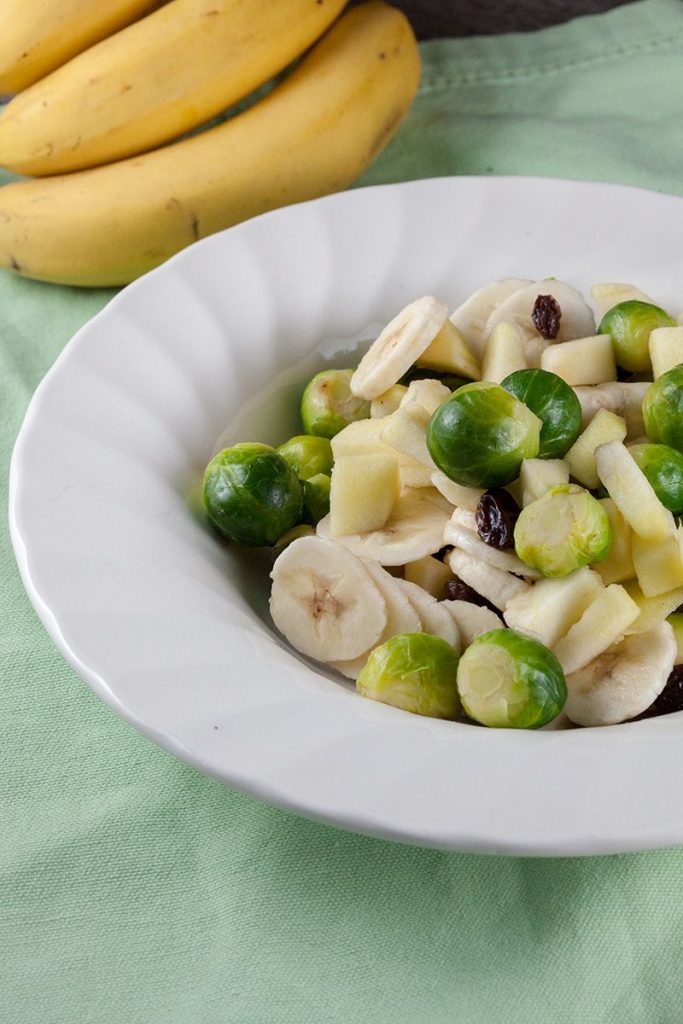 Brussels sprouts with apple and banana
