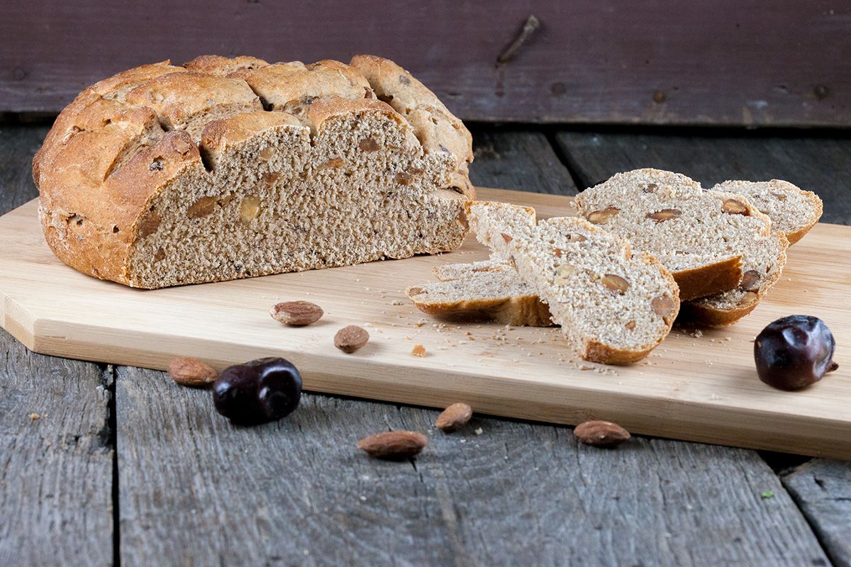 Date nut bread