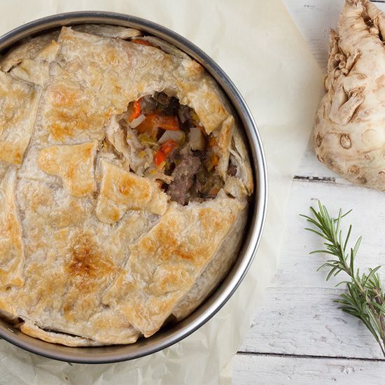 Beef stew with puff pastry