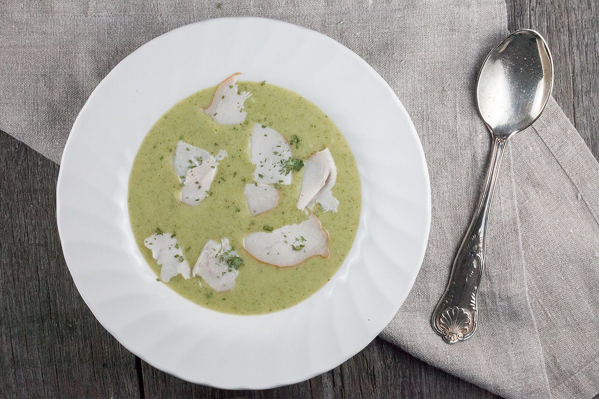 Creamy broccoli and smoked chicken soup