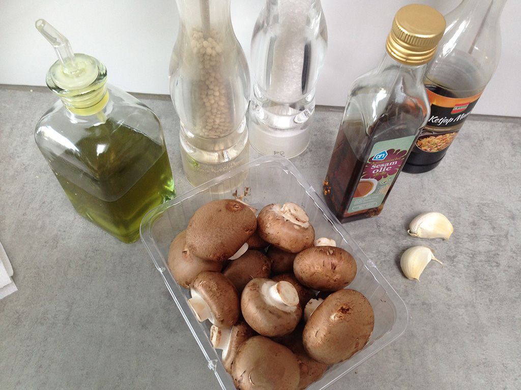 Barbecued garlic chestnut mushrooms ingredients