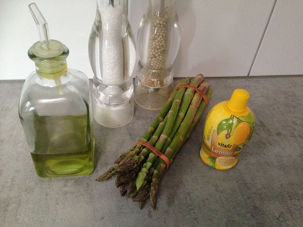 Grilled green asparagus ingredients