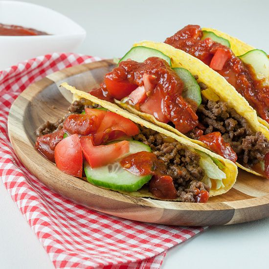 Hard shell tacos with minced meat